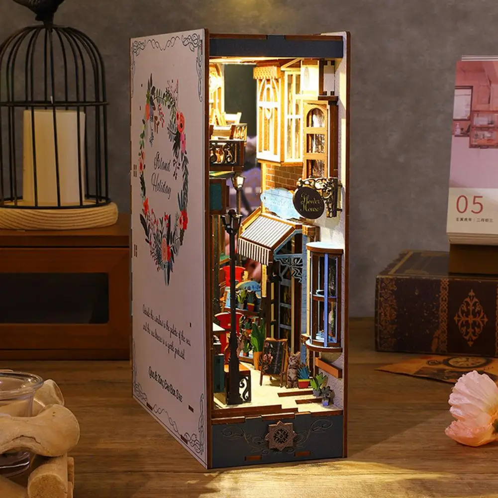 1 Set Book Nook Dollhouse Authentic Restoration Richly Structured Decoration Wood 3D Holiday Sea Island Booknook Model Dollhouse