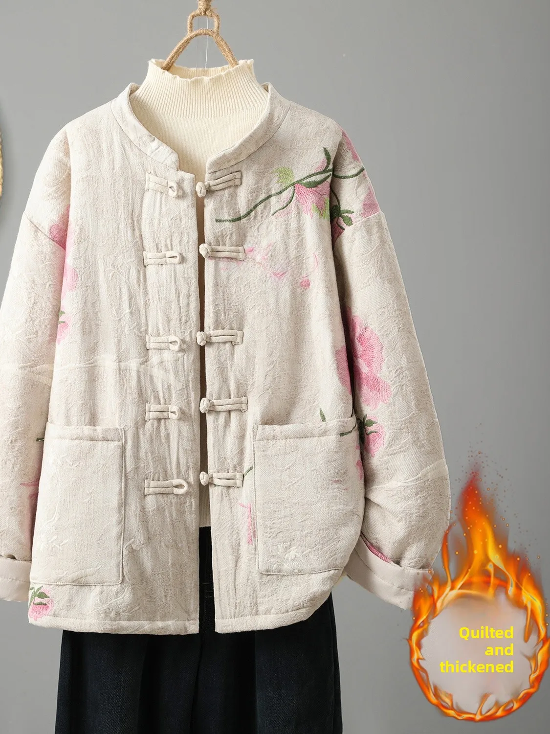 

Новая китайская куртка из хлопка с вышивкой и цветочным узором, теплая, из смесового хлопка и льна, с воротником-стойкой, двойными карманами, утолщенная, с длинными рукавами.