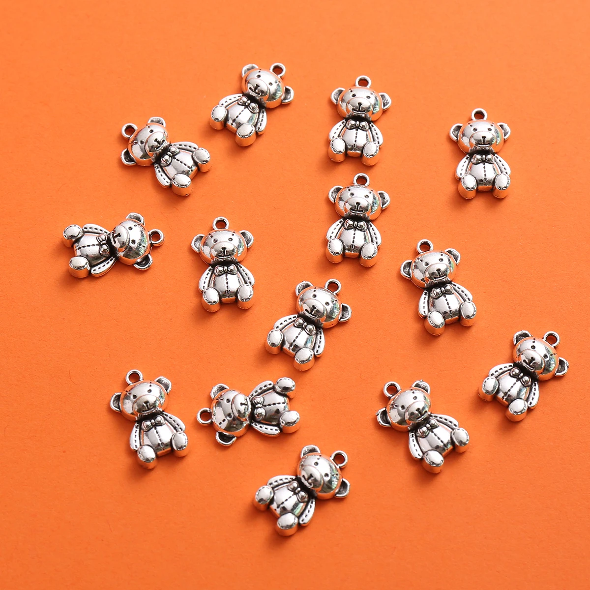 15 Pieces of Vintage Bow-Tie Bear Charms, Three-Dimensional Stitched Bear-Shaped Pendants, Suitable for DIY Bracelets, Necklaces, and Earrings, Sweet and Cute Handmade Beaded Jewelry Accessories