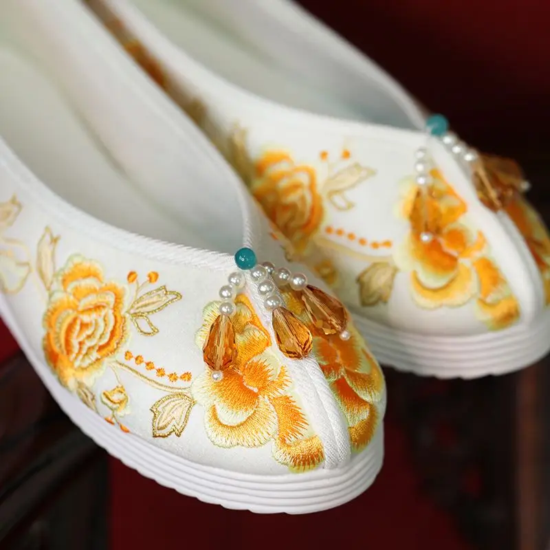 Beaded Shoes Old Beijing Cloth Shoes Hanfu Shoes Tendon Soles Ancient Style Peony Embroidery Shoes Embroidered Clothes Shoes