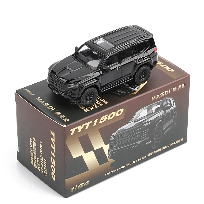 

MASDI 1:64 Toyota Land Cruiser LC-300 Черный бриллиант, модель автомобиля из литого под давлением сплава, для подростков, для игр с украшением для взрослых.