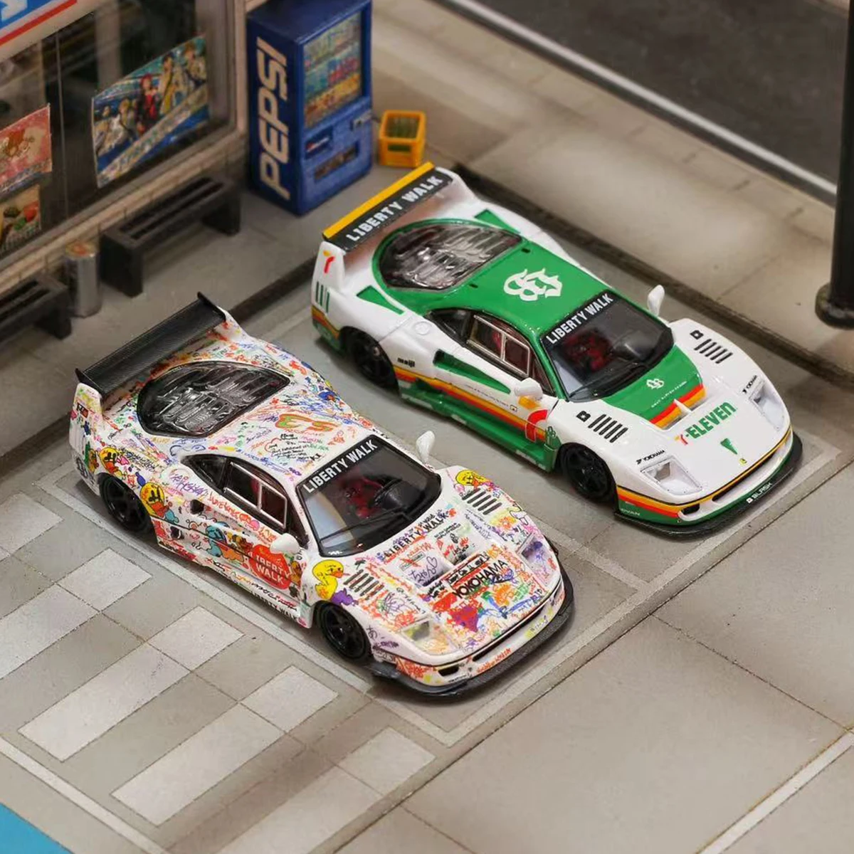 

В наличии: Коллекционная модель GHOST PLAYER SW 1:64 Prancing Horse LBWK F40, литая под давлением, для диорам, игрушка