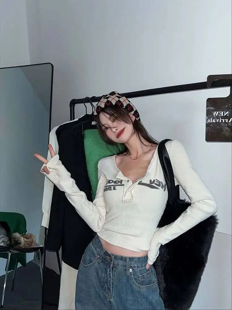 

Эластичная футболка с принтом граффити в стиле ретро, женская сексуальная тонкая укороченная футболка в рубчик с длинным рукавом и круглым вырезом в стиле гранж, корейские футболки