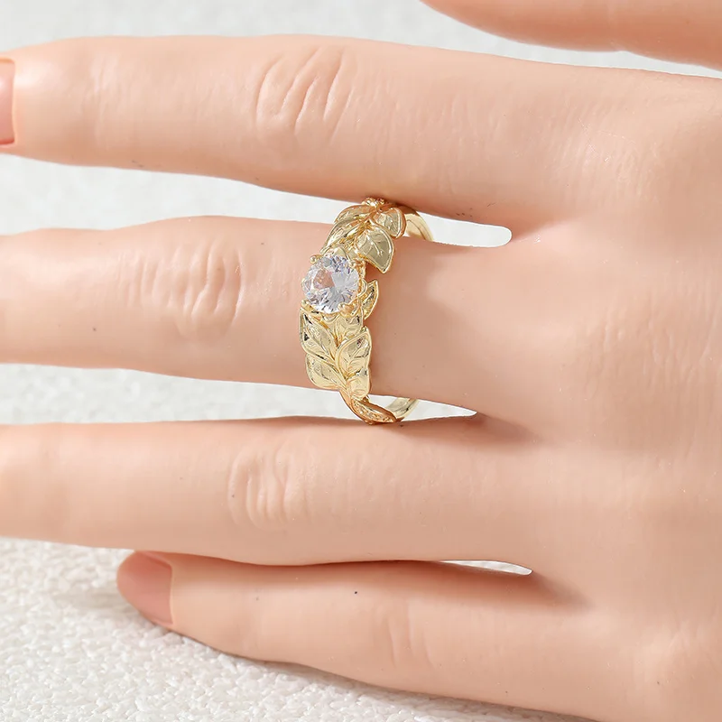 Exquisite Luxury Style Leaf Shaped Ring Inlay Synthetic Zircon For Women Dinner Parties Ring Elegant Temperament Jewelry