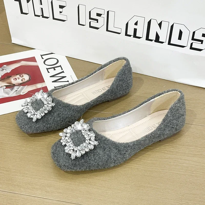 

Winter Fur Flats Shoes Woman Luxury Crystal Pointed Toe Slip on Ladies Flat Shoes Female Sexy Boat Shoes Mocasines Designer New