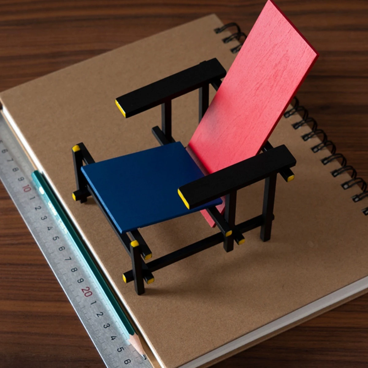 140*110*140mm 1948~1965 Small Chair Desktop Decorations Model Art Collection Ornaments Mondrian Style Red and Blue Chair A536