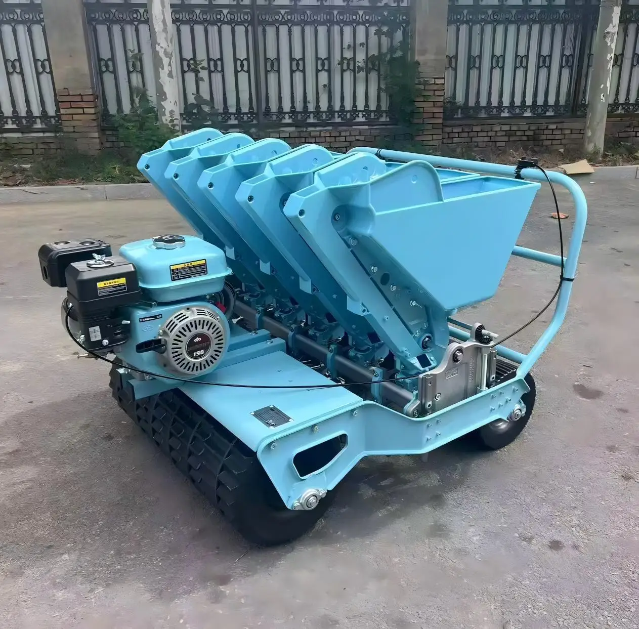 Tracked Self-propelled 4-Row Garlic Planter,  Powered Precise Garlic Seeding Machine