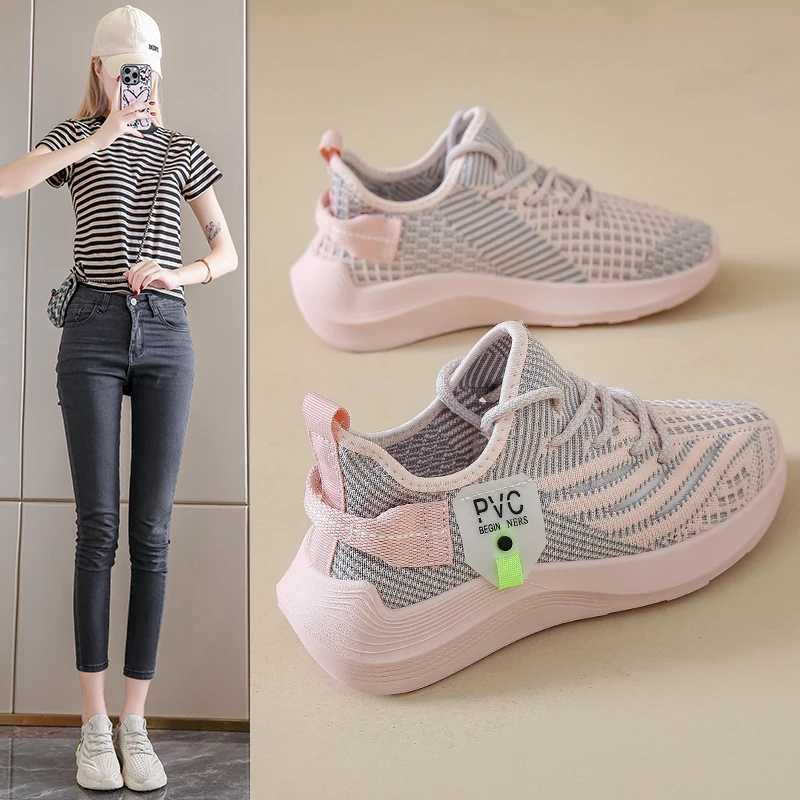 

Women's Pink Mesh Sports Shoes Are Breathable and Comfortable, with A Flexible and Cushioned Sole That Is Perfect for Running
