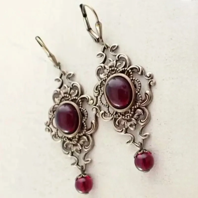Women's Antique Hollow Out Pattern Long Drop Earrings  Vintage Palace Style Silver Plated Earrings Banquet Jewelry Accessory