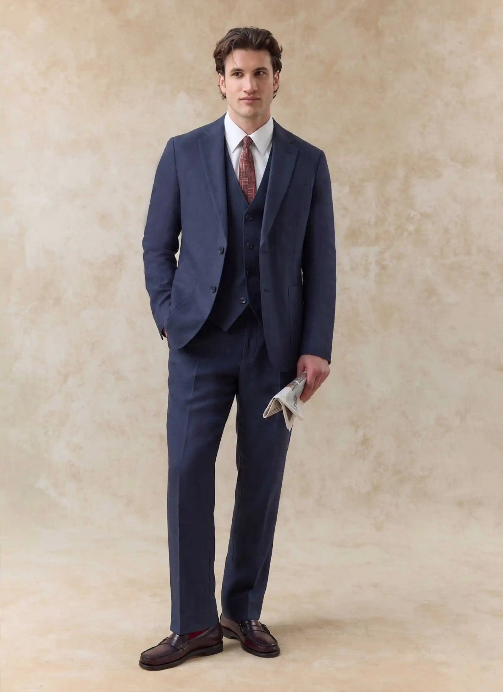 Formal Man Tuxedos Slim Fit 3 Piece Jacket Vest Pants Wedding Suit Notched Lapel Single Breasted Groom Wear Customized Plus Size