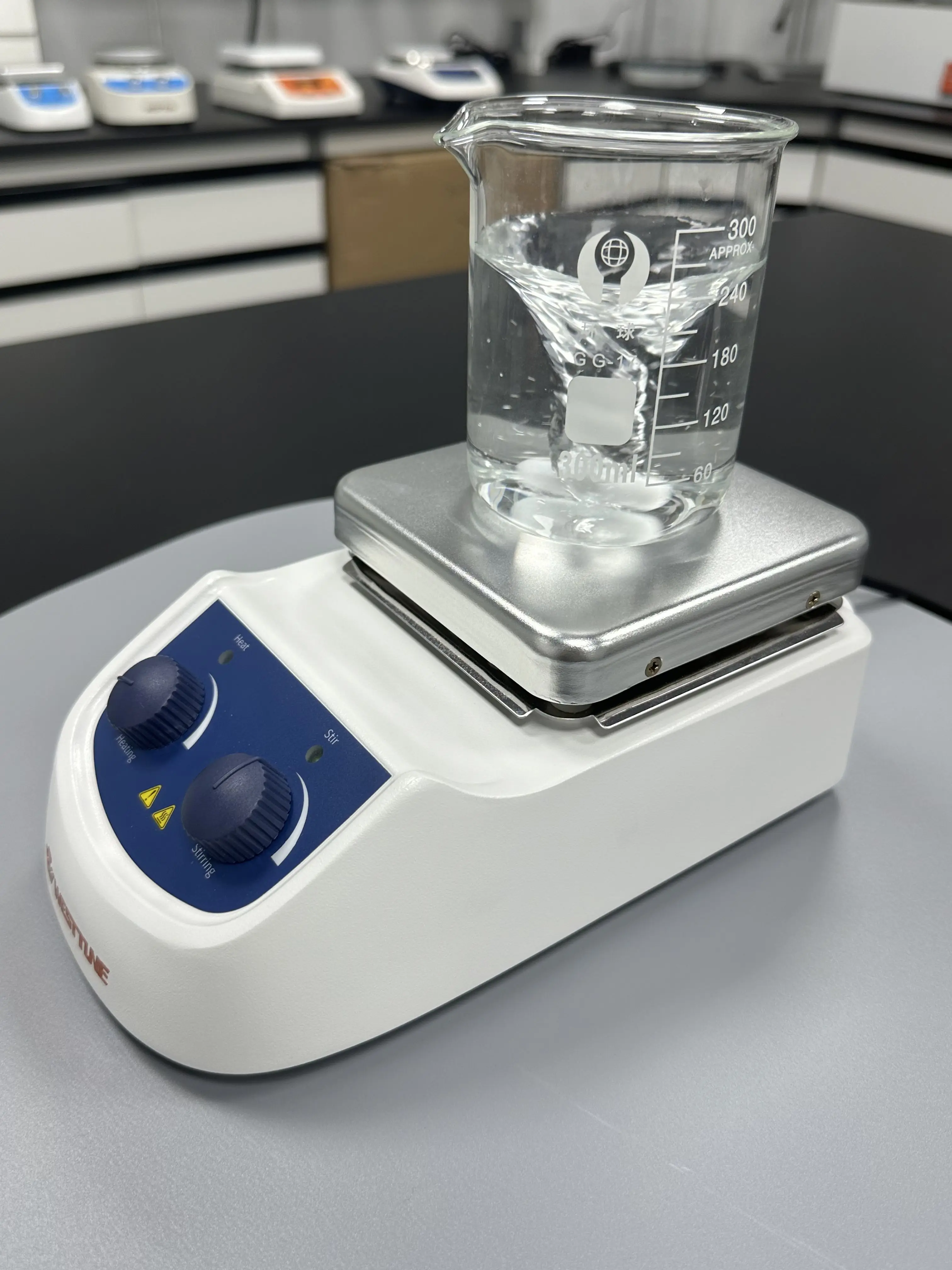 WESTTUNE OEM economico Cina 380C agitatore miscelatore magnetico con piastra riscaldante da laboratorio con buon prezzo