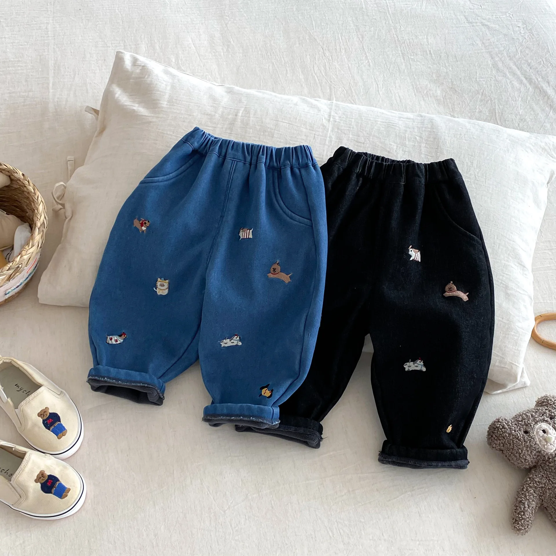 

Children's Cartoon Jeans 2025 New Winter Boys' Fashion Embroidery With Velvet Pants 1-5 Year Girls' Warm Denim Pants