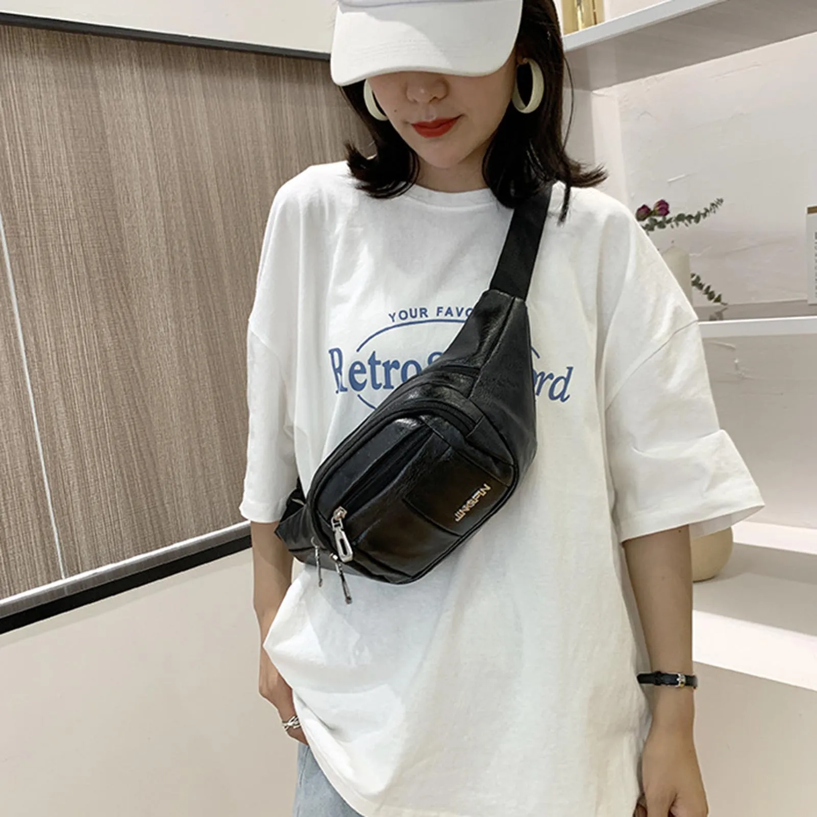 

Men's PU Leather Waist Bag with Durable Material Aesthetic Design Waist Bag for Friend Family Neighbors Gift
