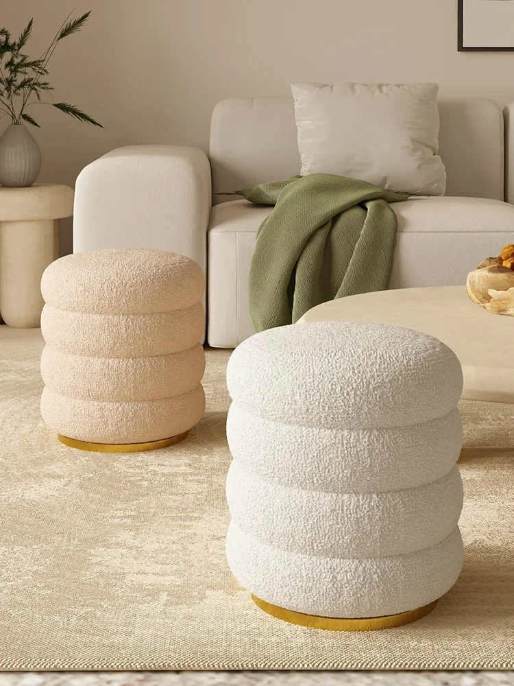 

Nordic makeup stools, home dressing tables, stools, internet red cream style, modern living room, light luxury, simple manicure,