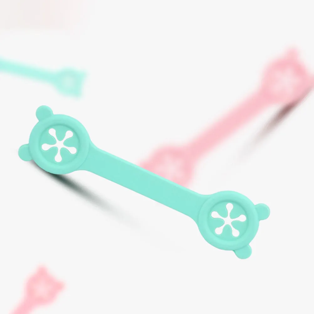 

Набор из 4 силиконовых фиксаторов для детских слюнявчиков: прочные, компактные, портативные зажимы для кормления и повседневного использования, идеальный подарок для новорожденных и малышей