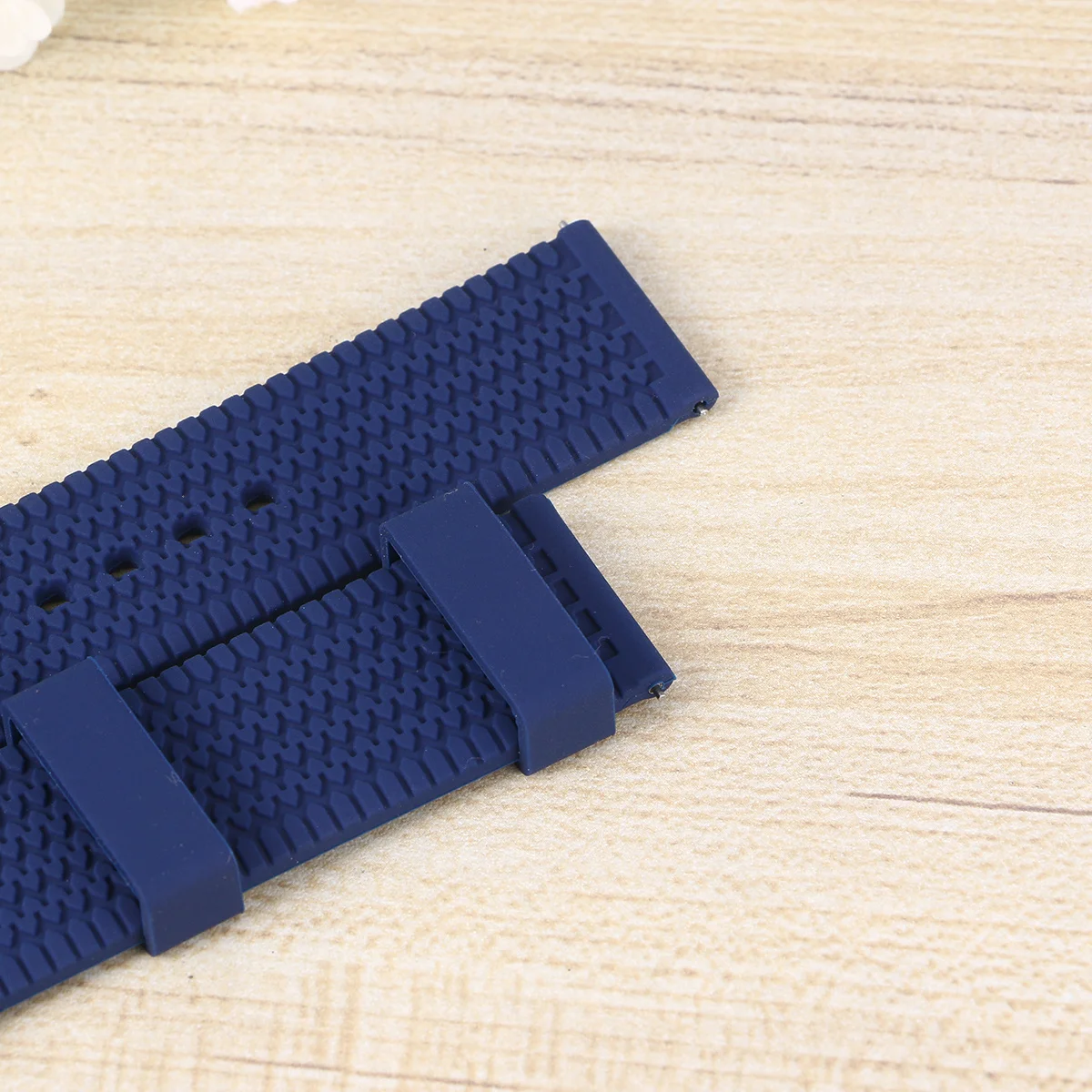 

Dark Blue Silicone Watchband 20mm Lightweight Durable Adjustable Fitness Sports Wristband Replacement Comfortable Wear