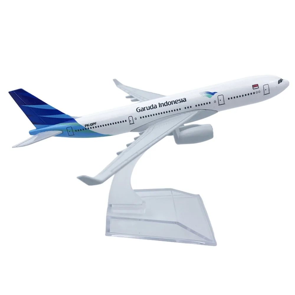 

Новая модель самолета GOL Airlines (Бразилия) из сплава, 16 см, масштаб 1:246, 10 вариантов, литая под давлением