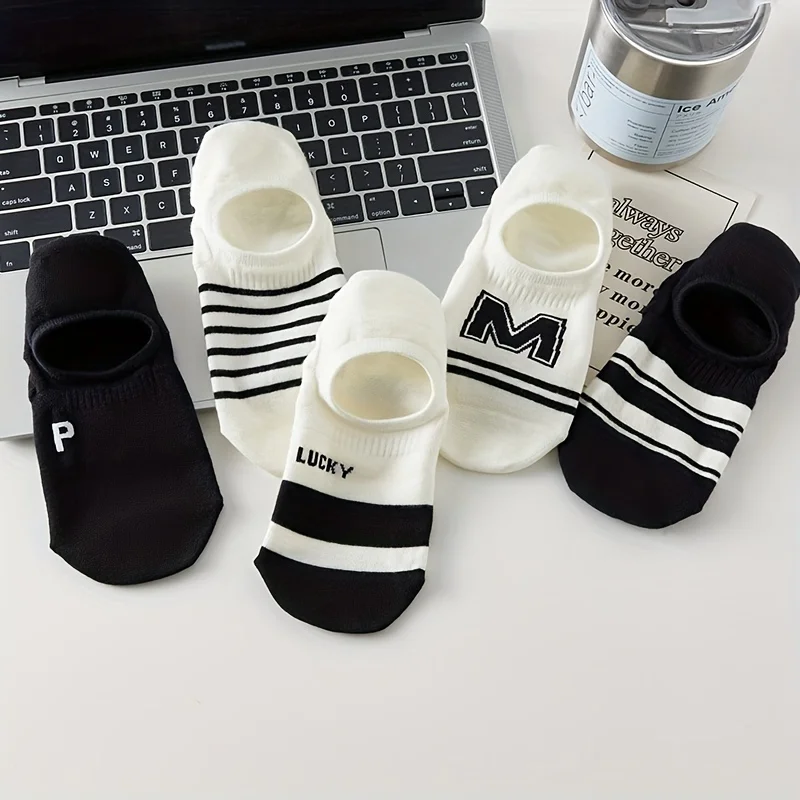 5 Pairs Women\'s Ankle Polyester Black And White Socks Cute Little Bear Letter Breathable Striped Jacquard Socks