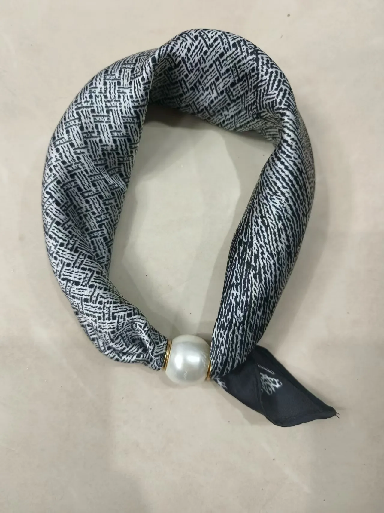 Parelketting Magnetische gesp Luie zijden sjaal Dameshanger Sjaal Sleutelbeenketting Zijden sjaal