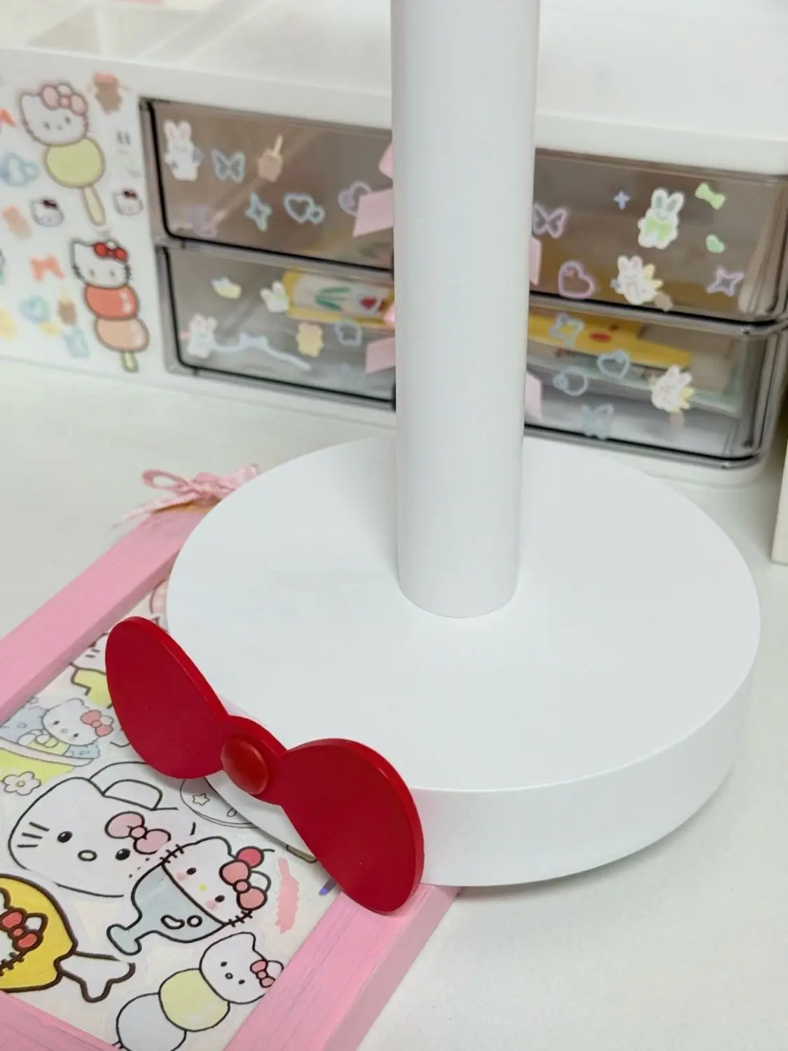 Kawaii Sanrio Hello Kitty porte-mouchoirs en bois dessin animé mignon sans poinçonnage support de rangement de cuisine porte-mouchoir domestique Vertical