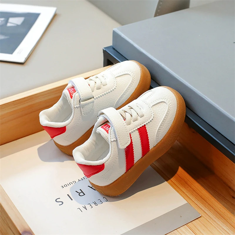 

Новинка осени 2024, детская белая обувь для маленьких мальчиков, обувь для досок, немецкая тренировочная обувь, спортивная обувь Forrest Gump