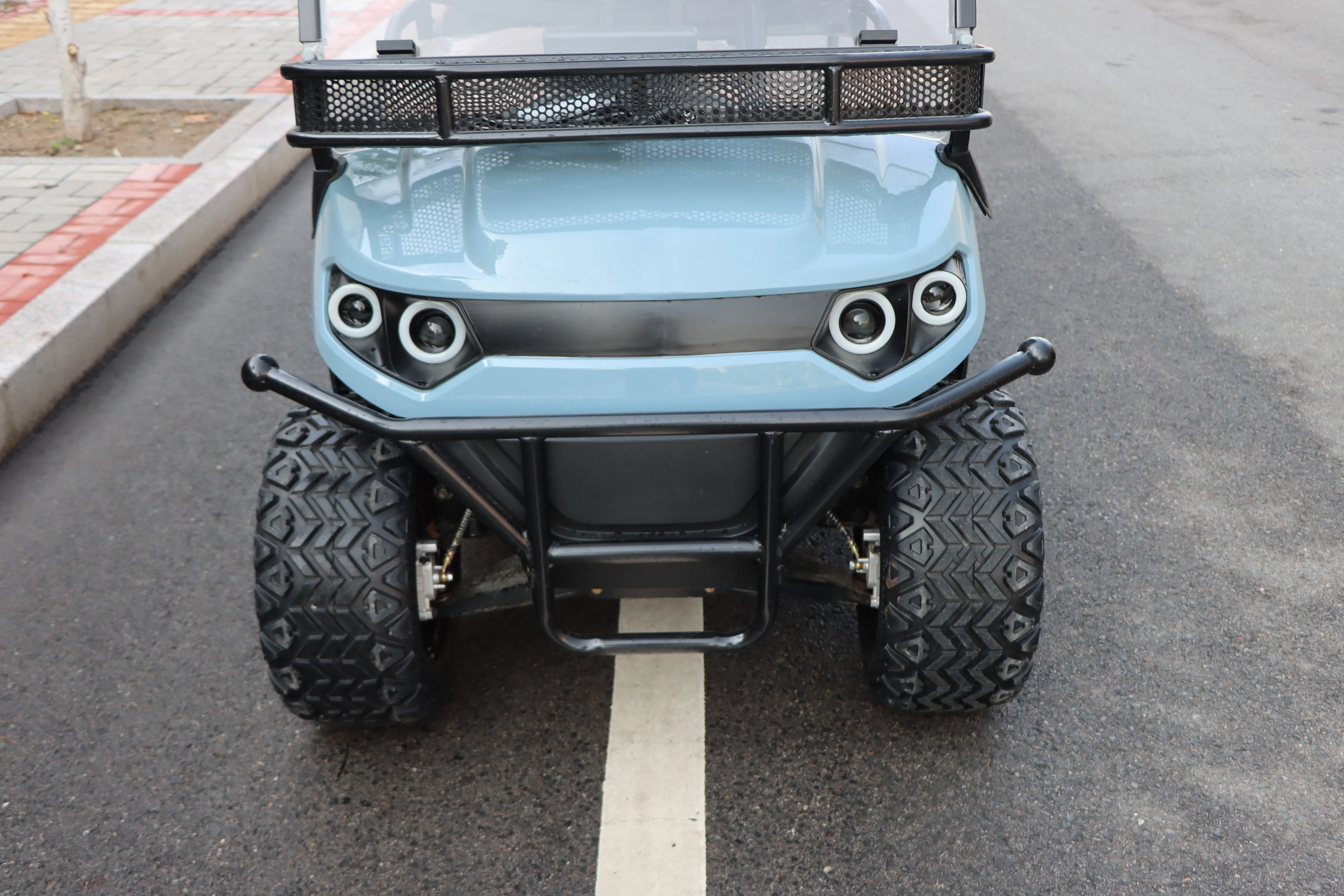 New Low Price 4 Seater Electric Golf Cart 5kW Motor CE Certified Convertible Hotel Scenic Resort Campus Patrol Dotted Buggy Eec