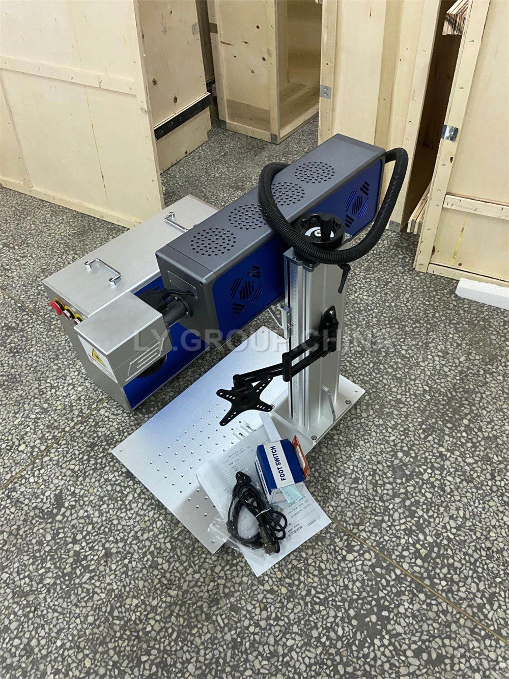 Non-Metal Leanter Wood CO2 Laser Marking Machine 60W with Dual Field Lenses/Dual Rotary Axis/Smoke Extractor/Water Chiller 220V