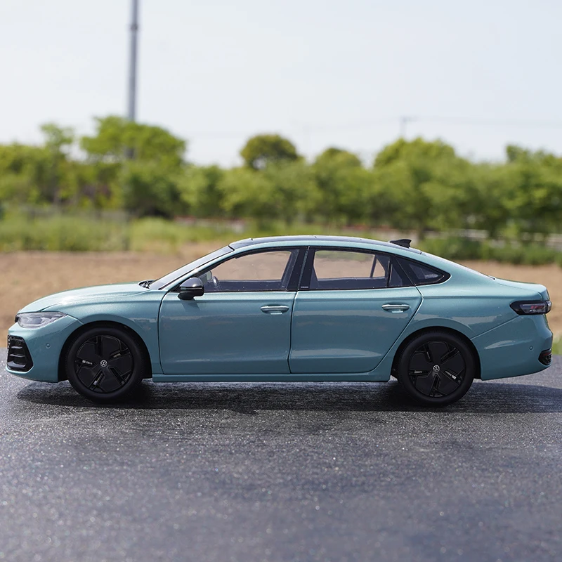 Original 1:18 SAIC Volkswagen, Passat Pro PASSAT Pro 2024 Alloy Car Model