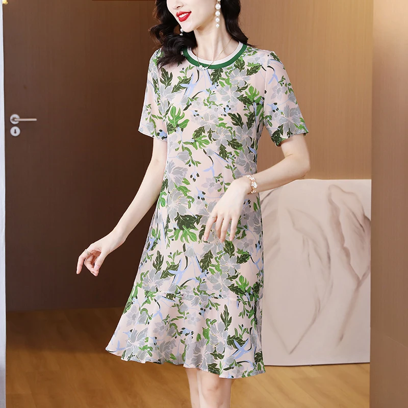 

2021 Women Plus Size Loose Fashion Elegant Dress High Waist Short Sleeve V Neck Show Thin Big Yards Oversize Dress Summer New