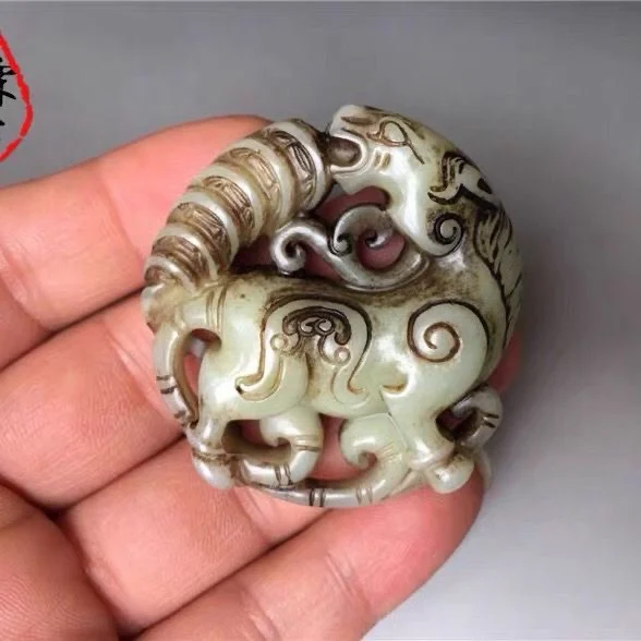 Play Natural stone carving immediately rich old jade natural xiu yu zodiac horse pendant