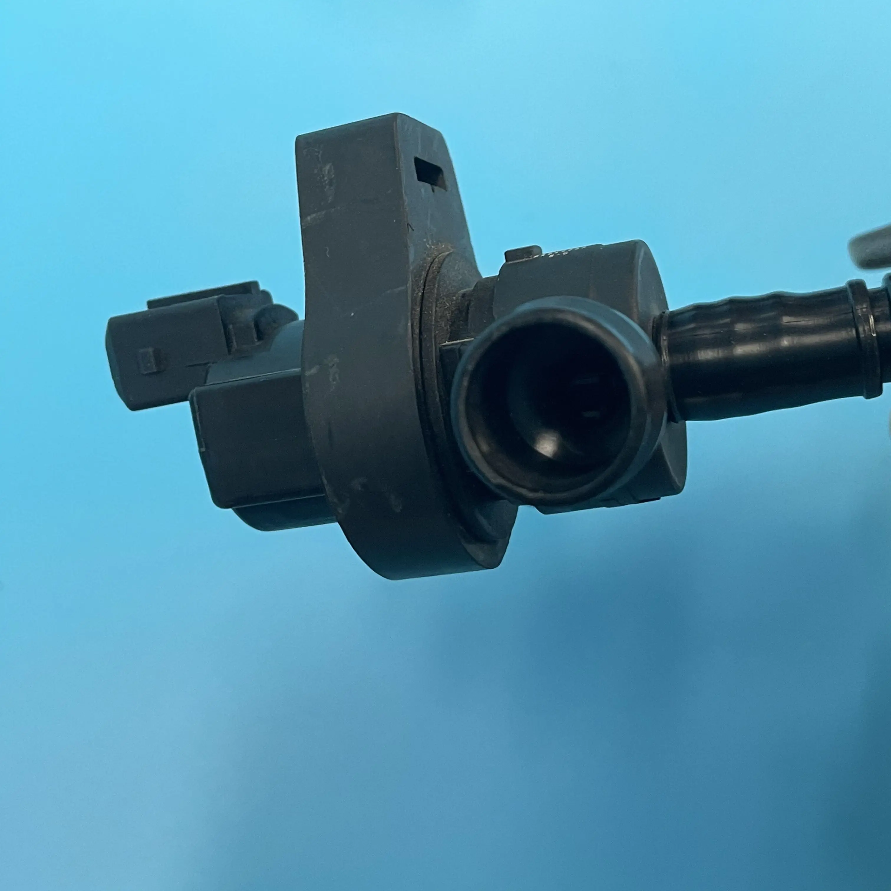 

Hanfude Brand OE Standard Brand New Solenoid Valves For BMW 2013-09, BMW 2006