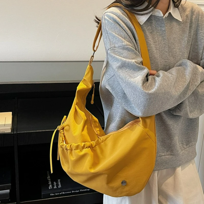 New Fashion Nylon Simple Hobo Bag Women Large Capacity Vintage Crossbody Bag Textured Casual Storage Bag Lightweight Wrinkled