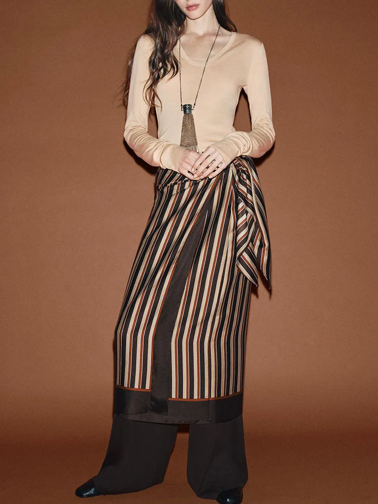 

Зима 2025 года, Новое поступление, женский модный милый универсальный удобный полосатый шарф со средней талией, юбка, этнический сценический костюм