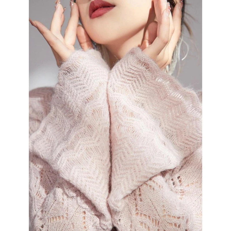 

Свитер с рюшами. Холодно ощущение — это супер приятный. Синий цвет. Уникальный и шикарный. Когда выглядит отлично с красивым верхом.