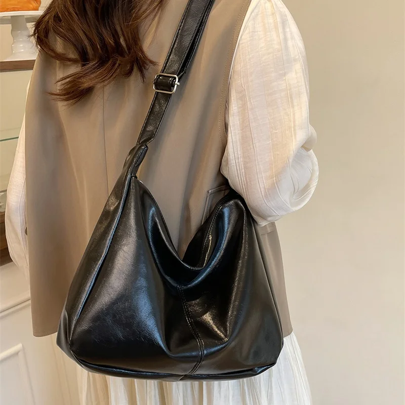 nova-bolsa-de-ombro-estilosa-para-mulheres-em-couro-pu-grande-capacidade-bolsa-retro-para-mulheres-bolsa-hobo-tote
