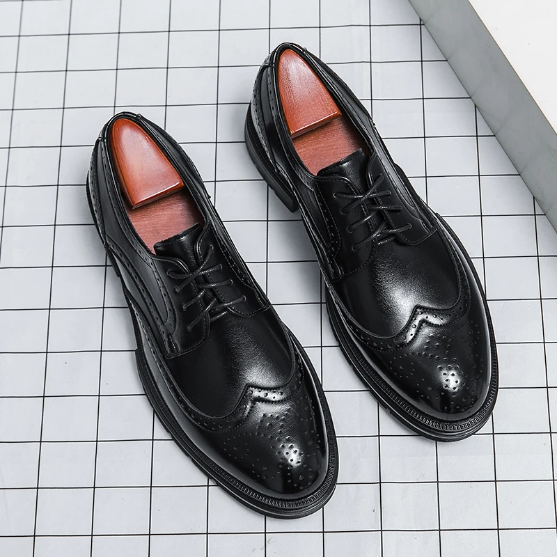 High Quality Oxford Shoes Lace-up Business Formal Pointed Carved Loafers Leather Comfortable Soft Bottom Designer Office Shoes