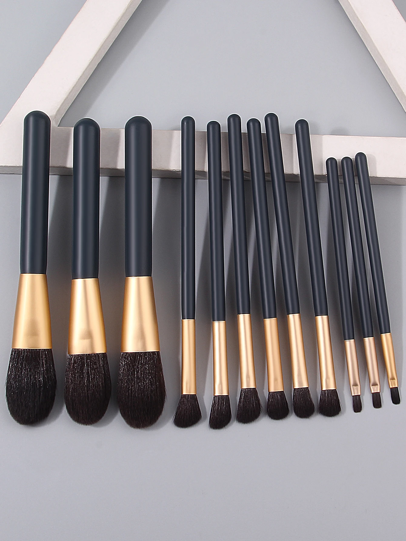 Ensemble de pinceaux de maquillage pour le visage de 12 pièces de haute qualité: pinceau à Blush, pinceau pour surbrillance, pinceau pour fard à paupières, pinceau à lèvres, outils de maquillage professionnels