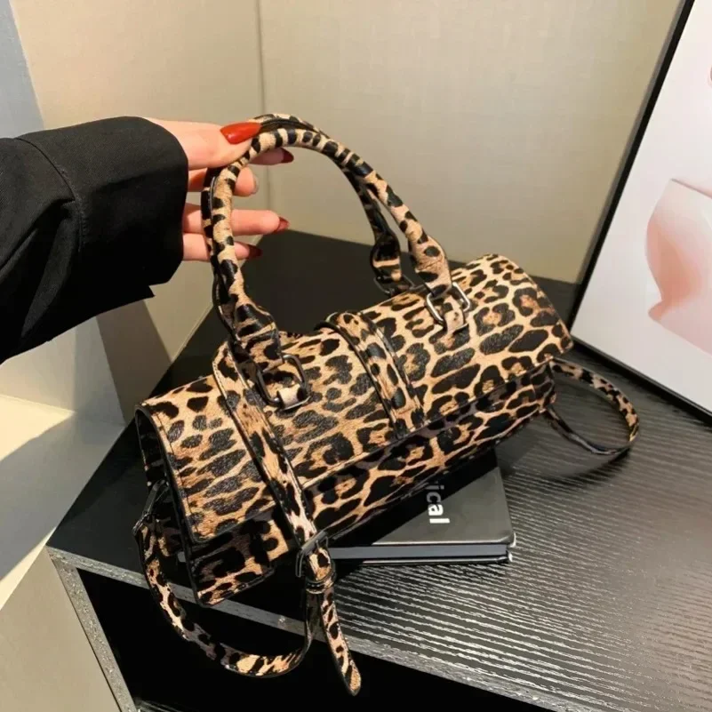 

2025 Wasteland Style Leopard Shoulder Bag Hot Women's Handbag Fashion Commuter Crossbody Bag