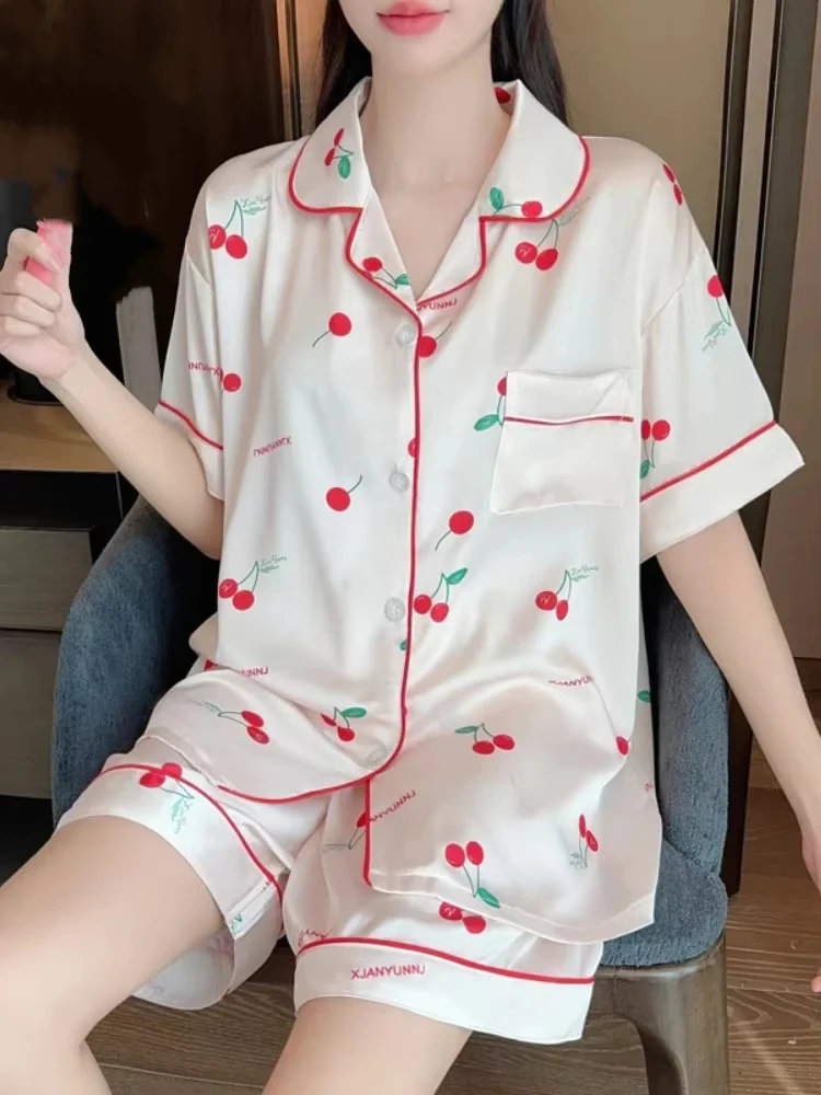 2-teiliges Damen-Pyjama-Set mit süßem Aufdruck, kurzen Ärmeln, Knopfleiste und Shorts, rosa Nachtwäsche, weiche, bequeme Homewear, lässige Loungewear-Pyjama-Set – Detail 1