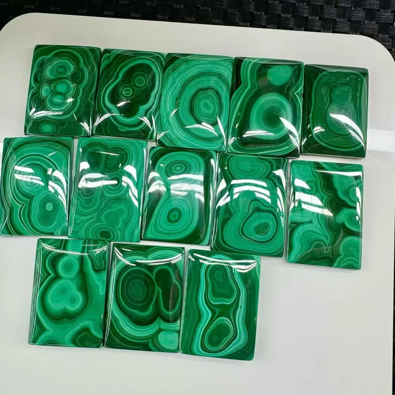 Natural Malachite Crystal Plate, Enhancing Energy, For Home Decoration, Purifying, Divination, Demagnetizing And Meditation Gift