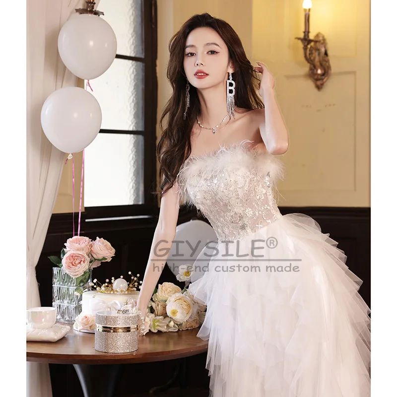 GIYSILE Personalizzato Luce Bianca Matrimonio Piuma 2025 Nuova Moda Banchetto Abito da Sera Tubo Top Senza Maniche A-line Abiti da Festa