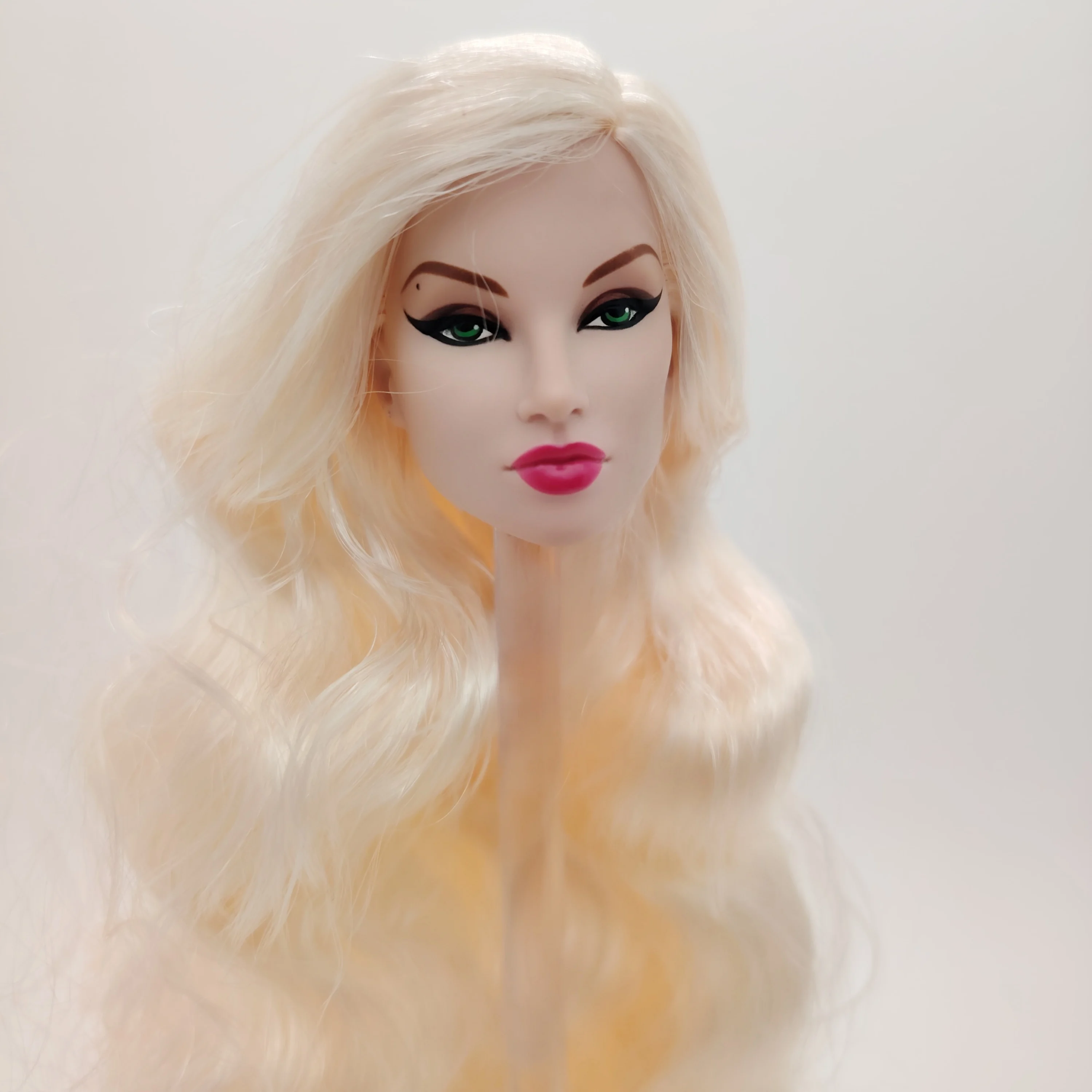 

Модная королевская цветная инфузия Татиана Александрве, светлые волосы, переробление целостности, голова куклы в масштабе 1/6