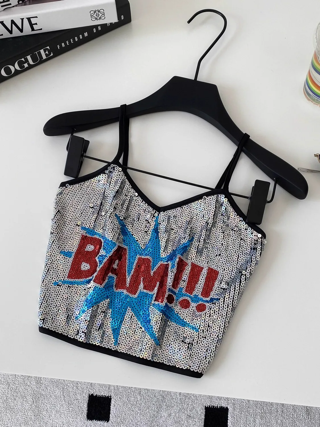 توب قصير نسائي صيفي بدون حمالات بنمط فتاة عصرية، مزين بالترتر والحروف، أنيق وضيق من البوليستر #3