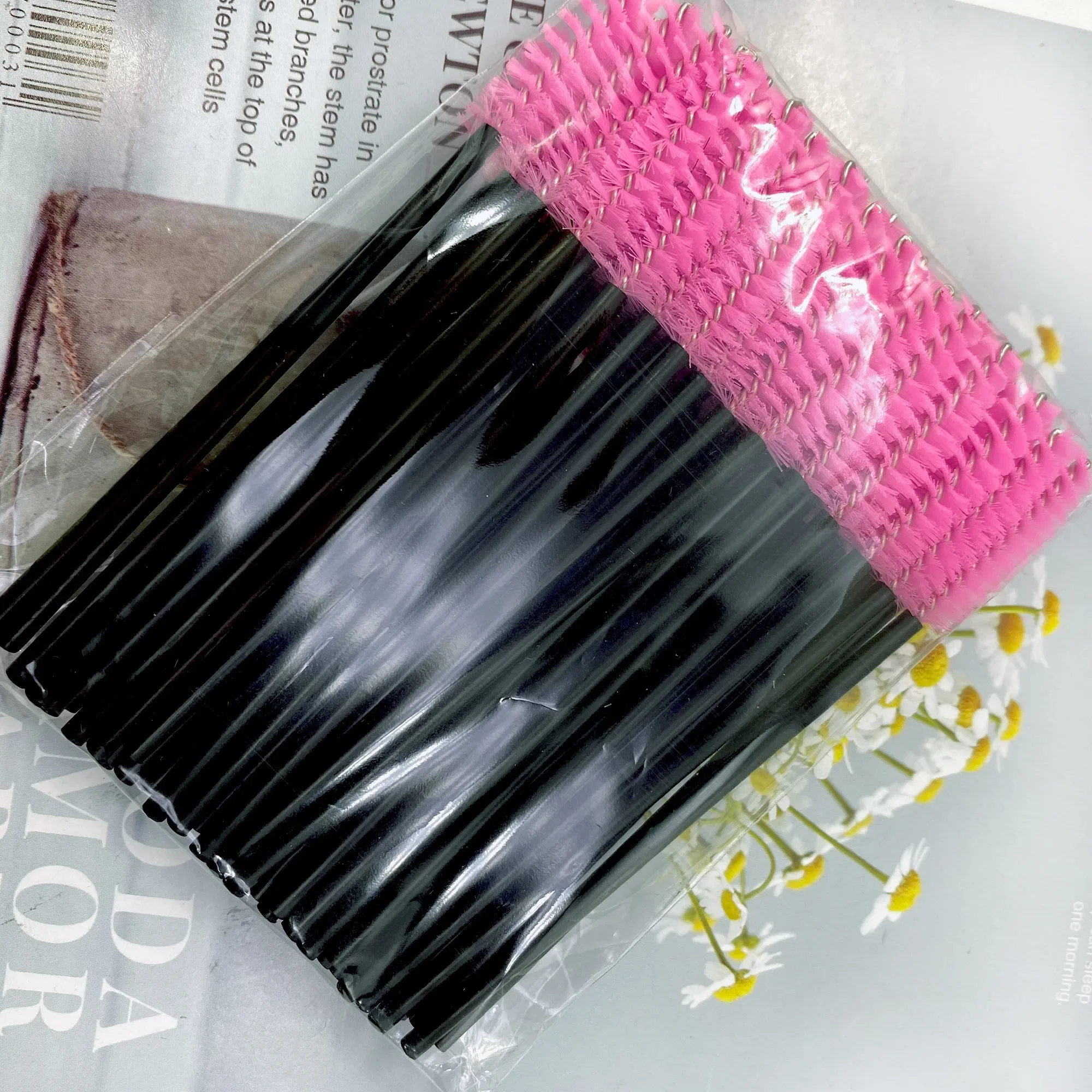 Wholesale 500pcs Mascara Wands Disposable Eyebrow Eyelash Brushes Eyelash Spoolies Applicator for Eyelash Extension Makeup Tool