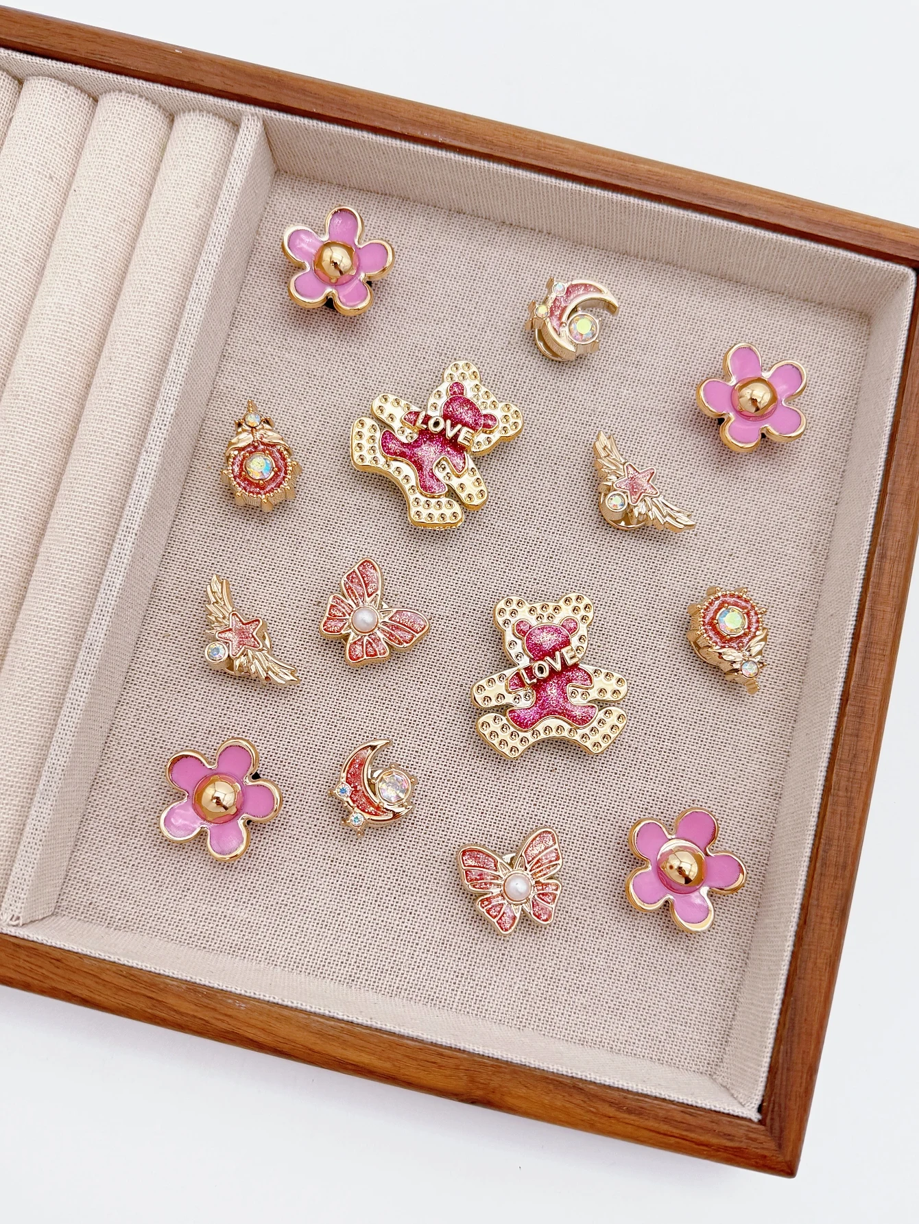 14 Pieces of Gold Little Bear Shoe Decorations for DIY Casual Accessories - Fun and Multi-functional Personalized Shoe Hobbies