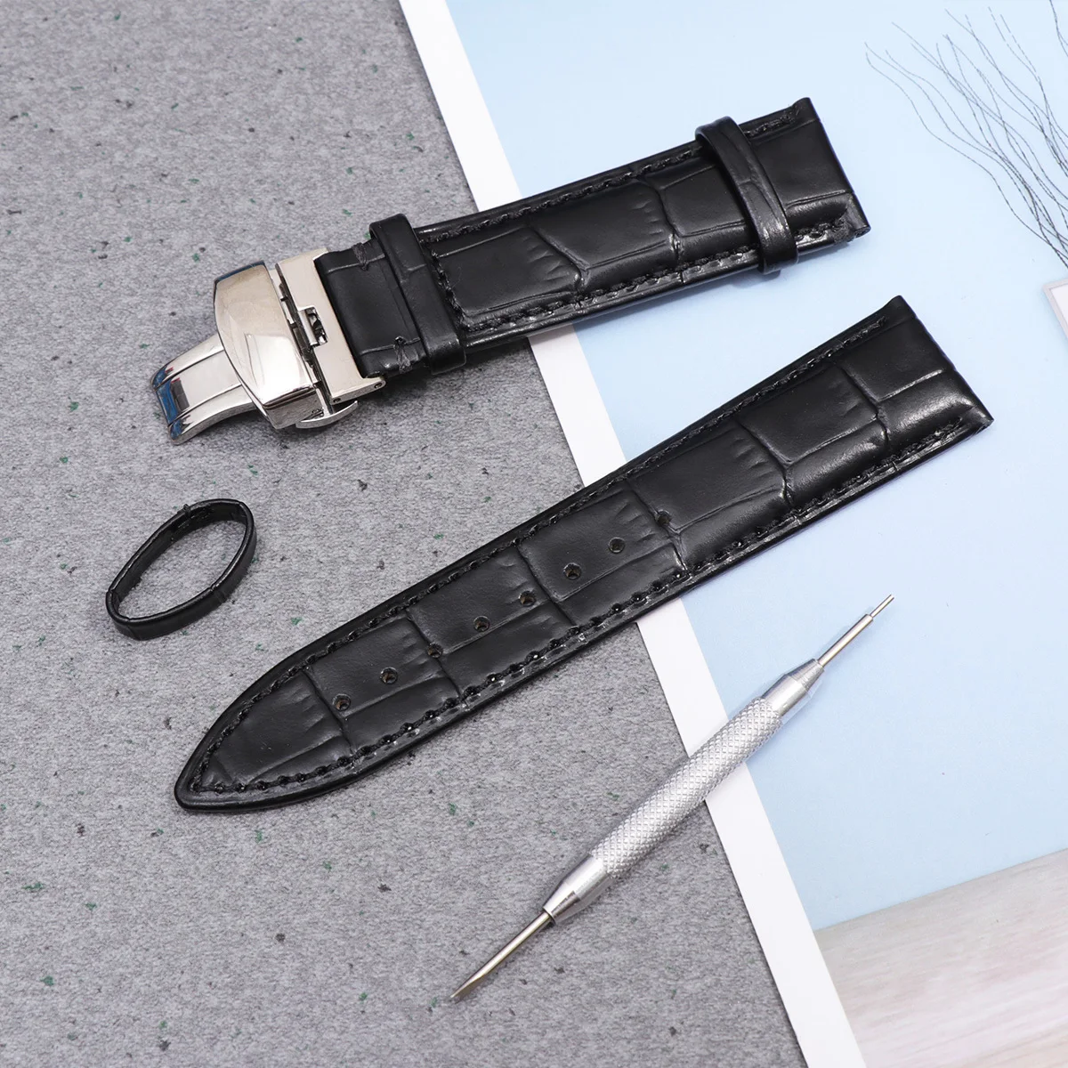 

Durable Cowhide Watch Band 22mm Comfortable Replacement Strap Black Double Press Buckle Watch Strap Cowhide Watchstrap