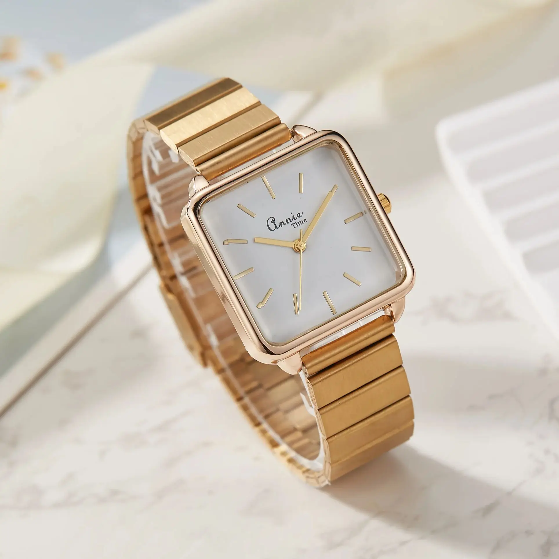 

Популярный дизайн, роскошный золотой бамбуковый ремешок, квадратные кварцевые часы, ручные наручные часы, женские часы для женщин, платье, наручные часы, подарок Reloj