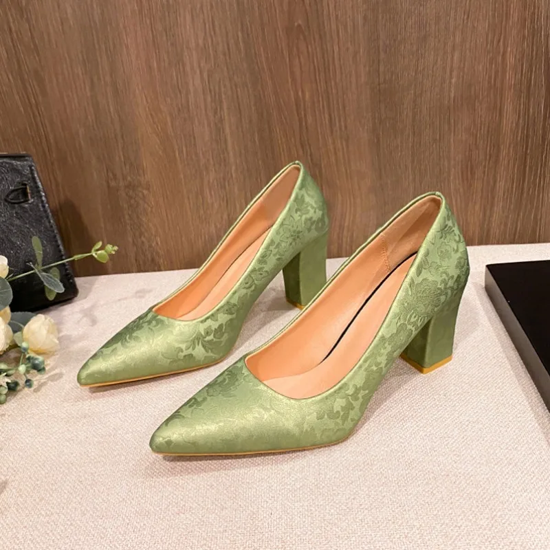 Scarpa da sposa verde da sposa spessa con punta a punta femminile tacchi alti ricamo scarpe singole eleganti décolleté da donna Comfort taglia 35-42