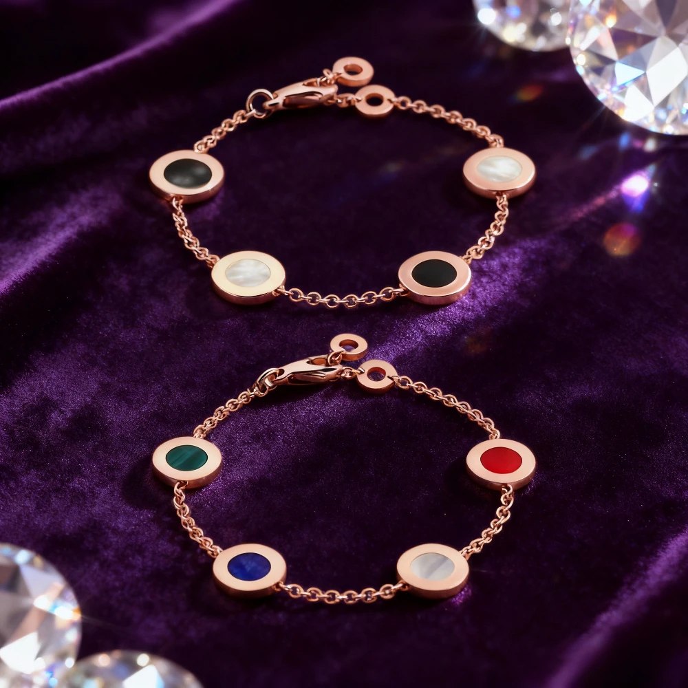 

2025 Новые элегантные аксессуары, оптовая продажа ювелирных изделий, роскошный и атмосферный браслет с круглой ракушкой из перламутра, высококачественный вечерние браслет