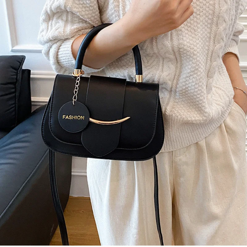 

Новая сумка, легкая роскошная брендовая высококачественная простая сумка на плечо с откидной крышкой, модная и универсальная сумка через плечо, кошелек для мобильного телефона